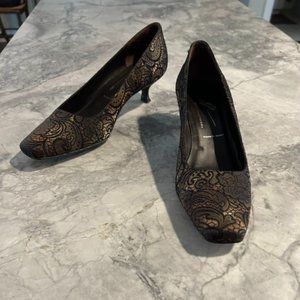 Donald J. Pliner black and gold kitten heels, pumps, 8M